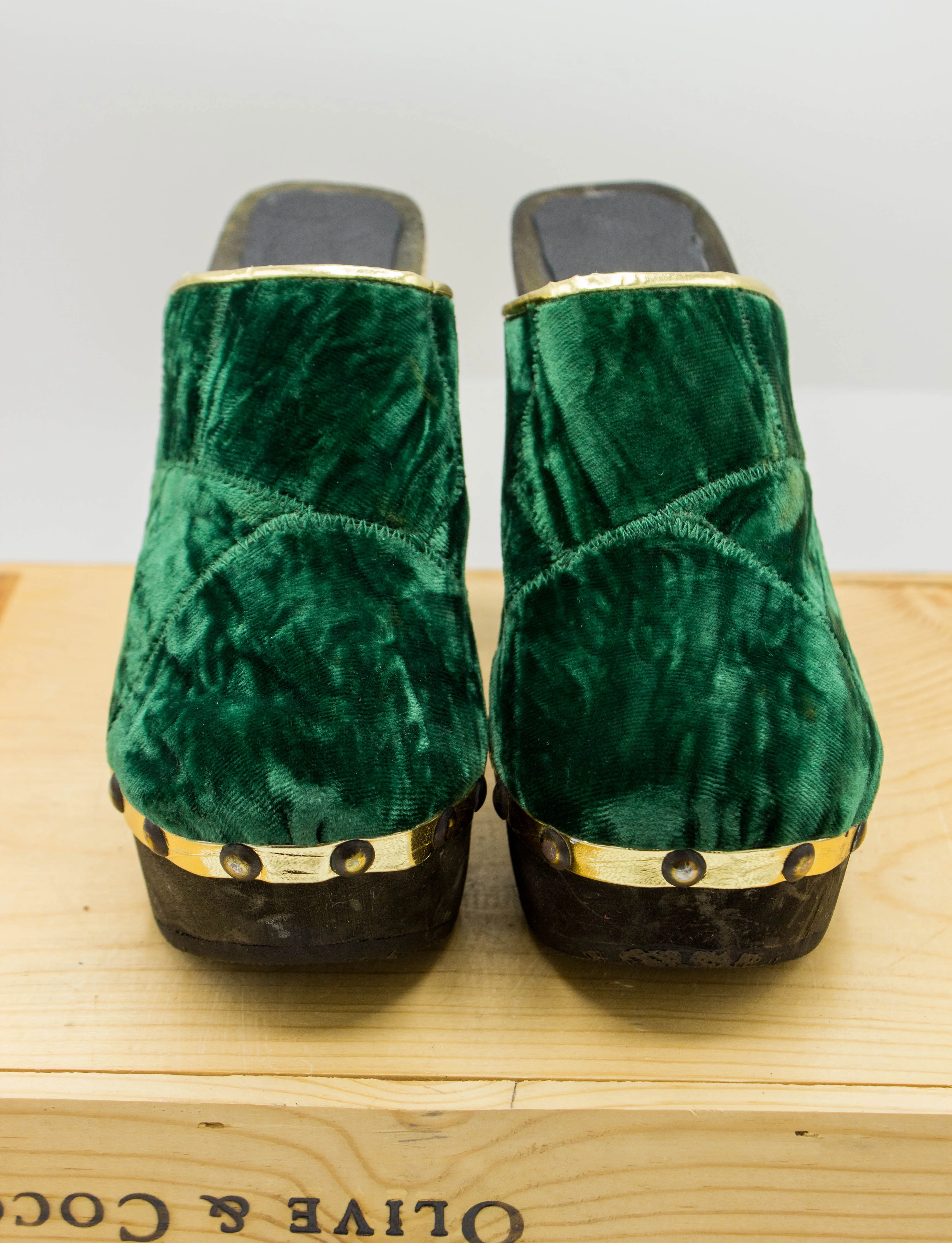 Vintage 70s NOS Green Velvet Platform Clogs Size 7.5