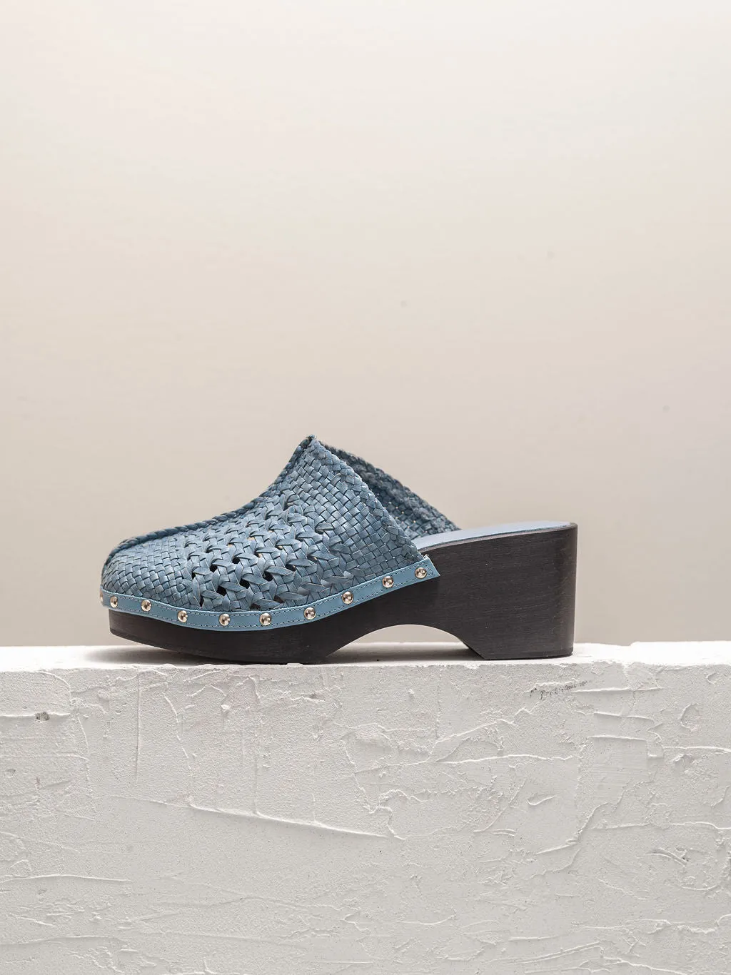 YVONE Boy Blue clog